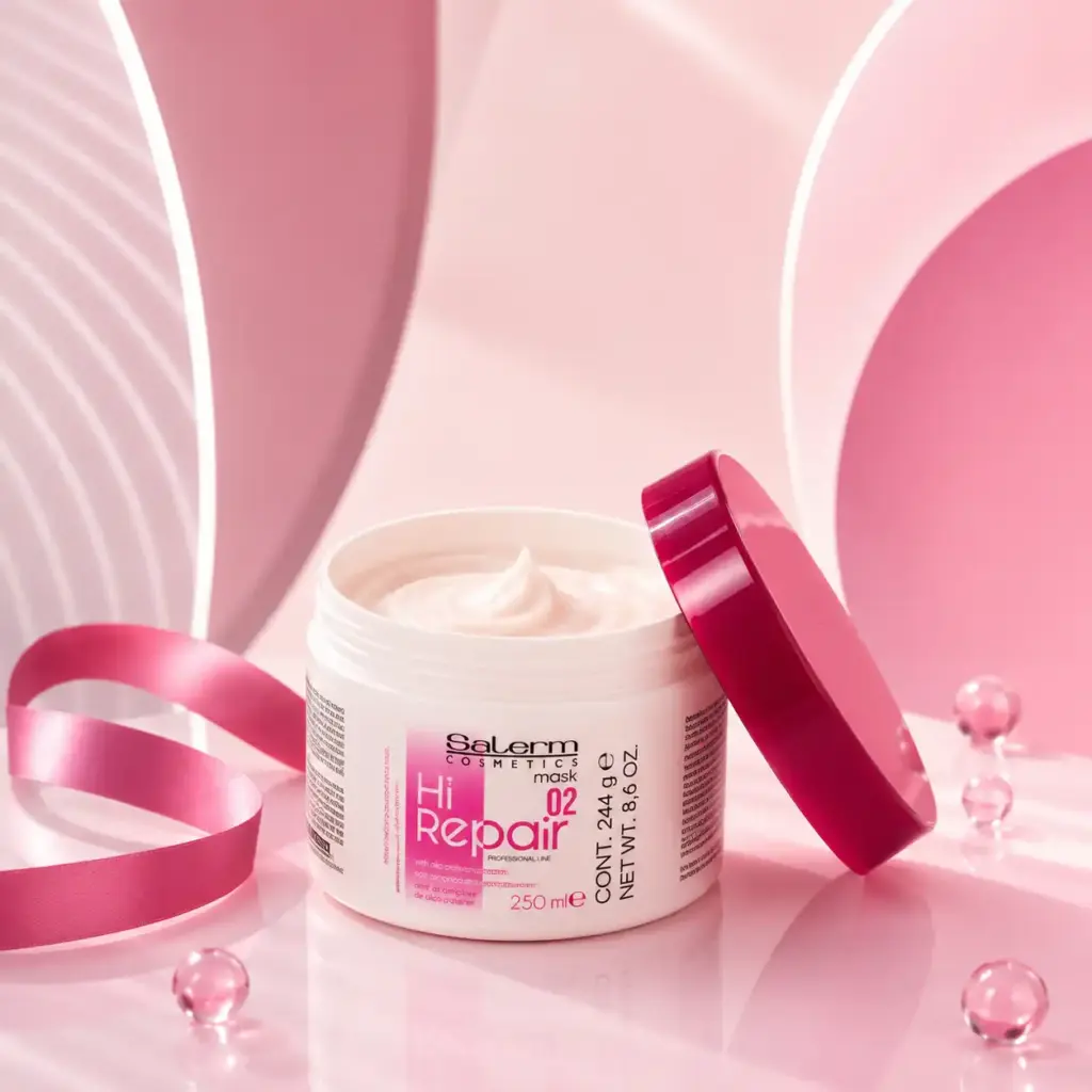 Mascarilla reconstructora Hi-Repair Salerm abierta con textura cremosa
